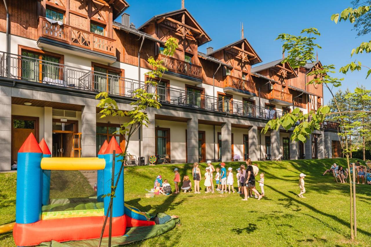 Szczawnica Park Resort & Spa Kültér fotó Club Med resort in Les Saisies, France